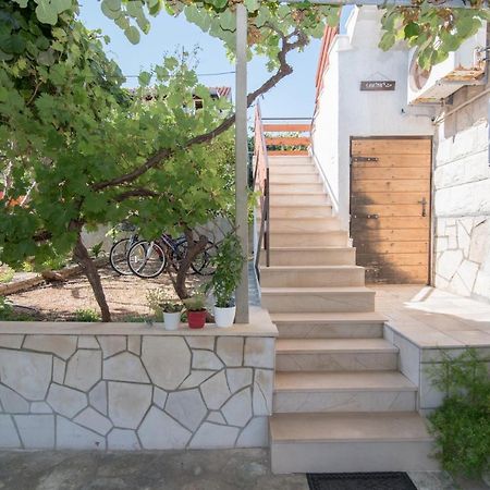 Apartments Natasa Супетар Екстериор снимка