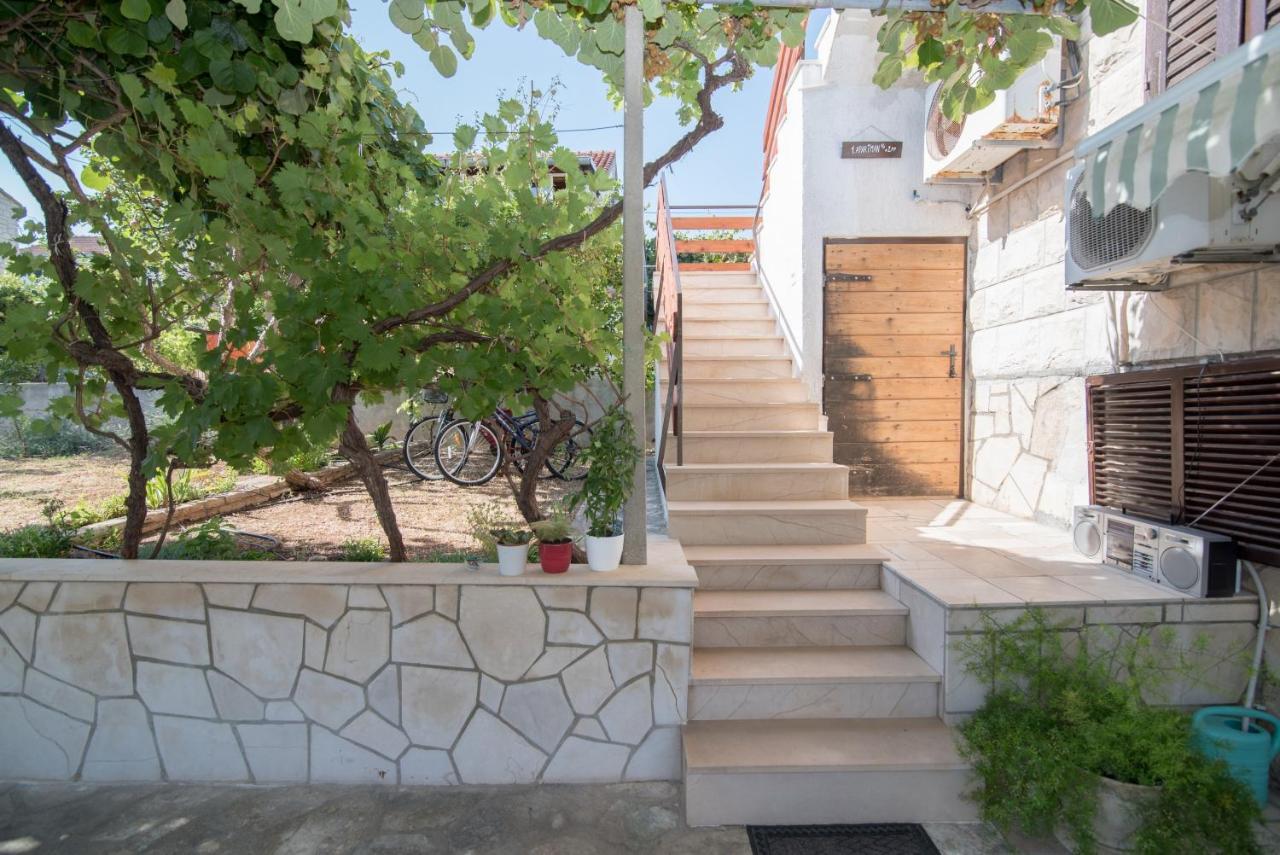 Apartments Natasa Супетар Екстериор снимка