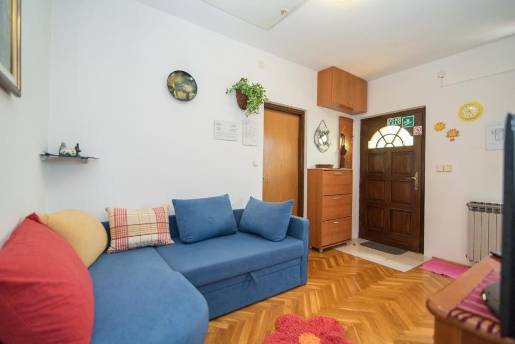 Apartments Natasa Супетар Екстериор снимка