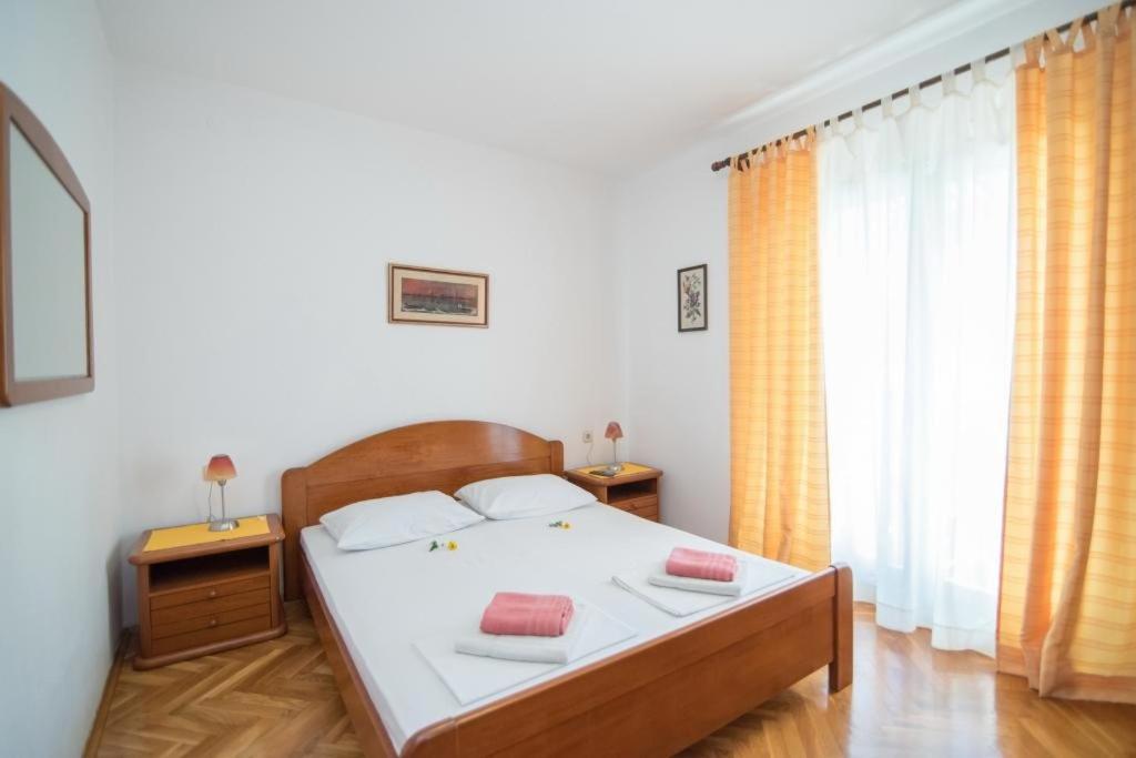 Apartments Natasa Супетар Екстериор снимка