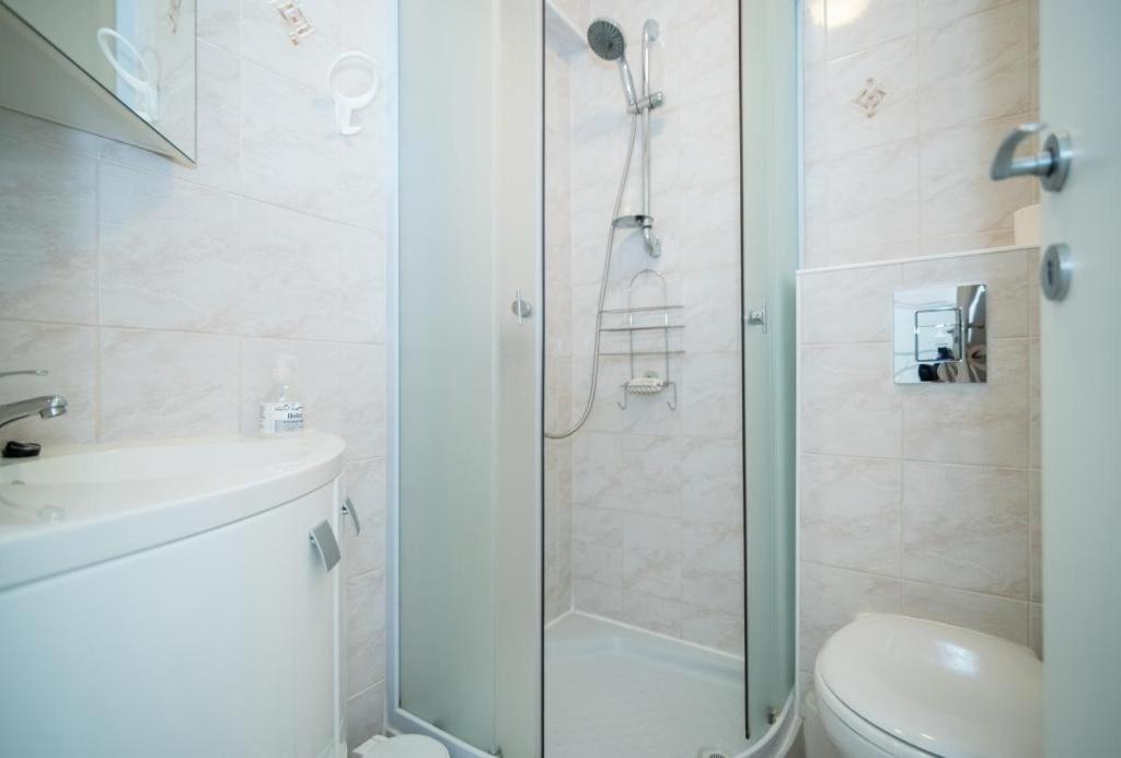 Apartments Natasa Супетар Екстериор снимка