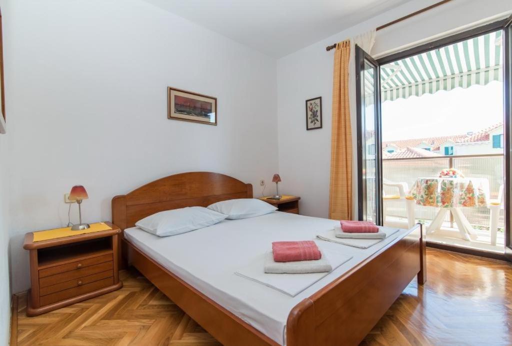 Apartments Natasa Супетар Екстериор снимка