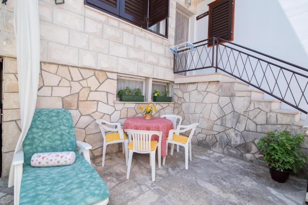 Apartments Natasa Супетар Екстериор снимка