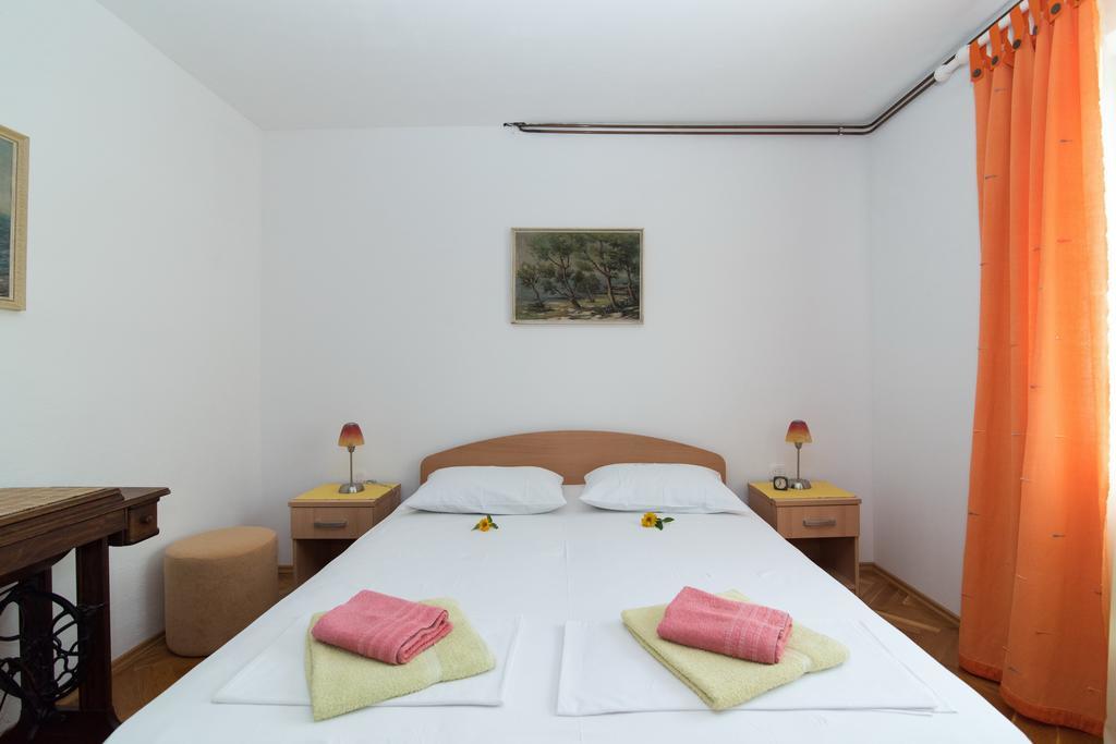 Apartments Natasa Супетар Стая снимка